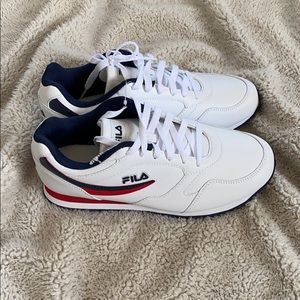 NWOT FILA men’s white sneakers